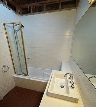 South Melbourne bathroom before renovation