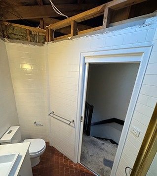 South Melbourne bathroom before renovation