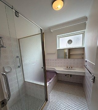 St Kilda bathroom before renovation