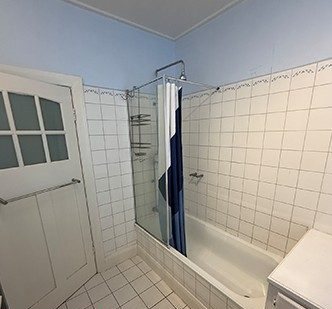 St Kilda bathroom before renovation